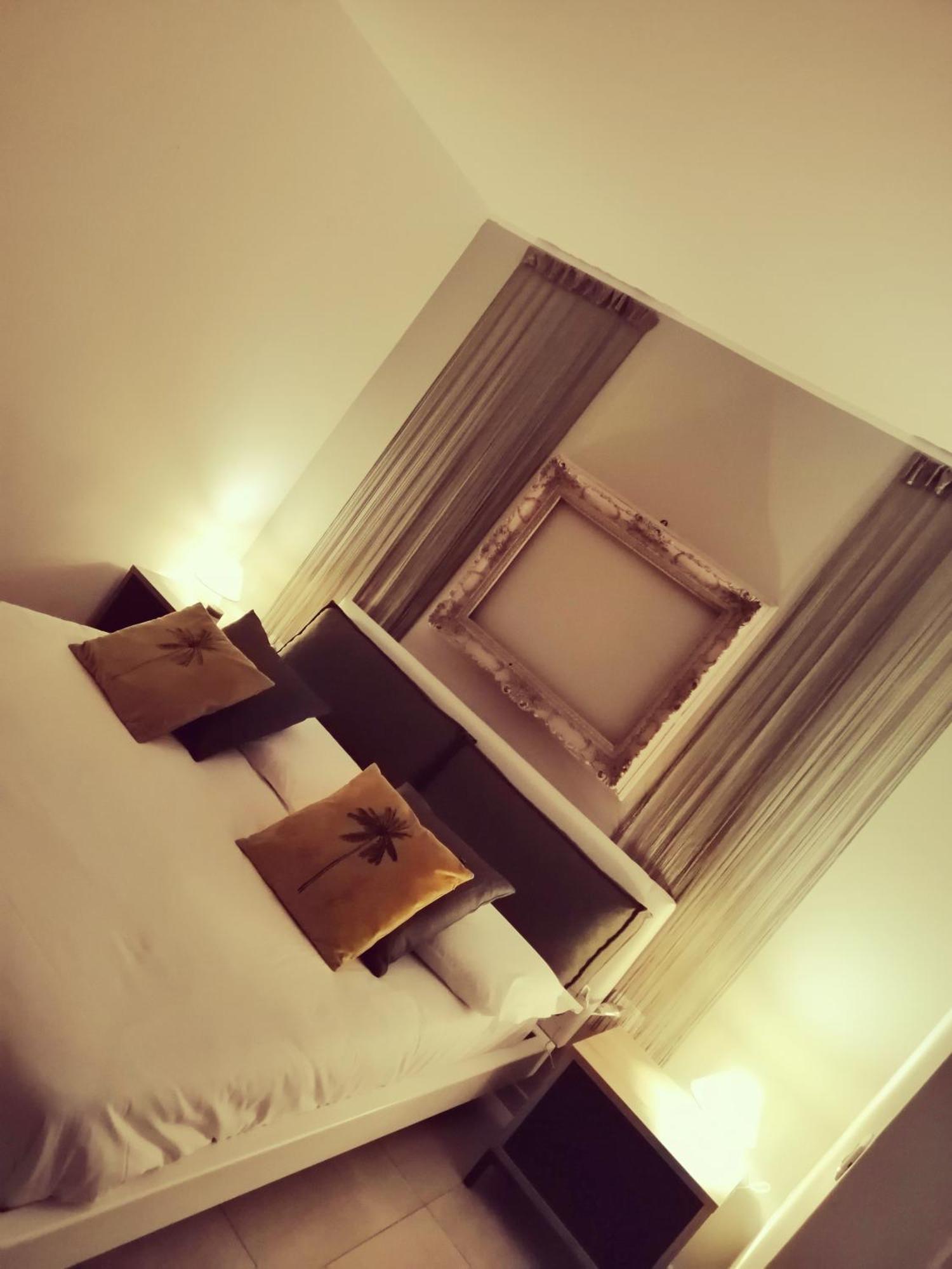 パルミ Eneide Bed & Breakfast エクステリア 写真