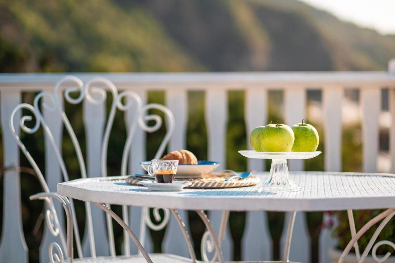 パルミ Eneide Bed & Breakfast エクステリア 写真